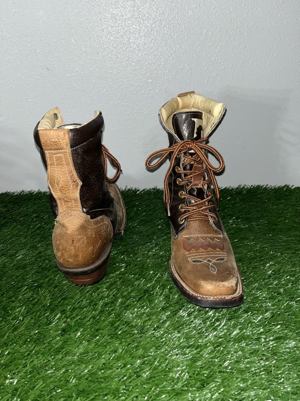 Brown Lace-Up Cowgirl Women’s Boots 9.5 - Picture 4 of 12